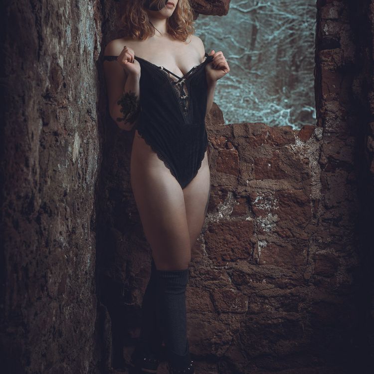 dessous fotoshooting in ruine